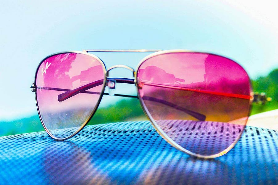 Pilotenbrille von Ray Ban mit rosa Brillengläsern